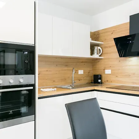 Dragan K4 - A1 First Floor - Mpolo *