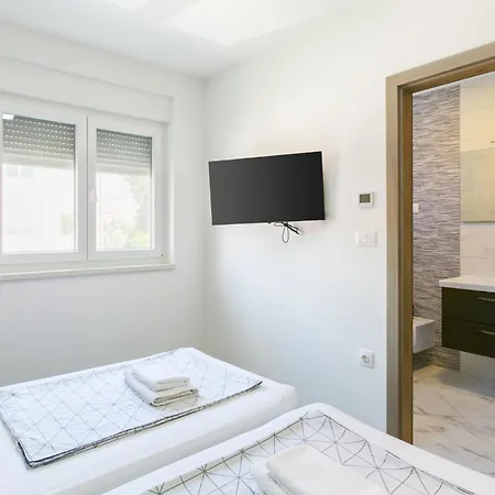 Dragan K4 - A1 First Floor - Mpolo Apartment