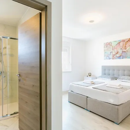 Apartment Dragan K4 - A1 First Floor - Mpolo