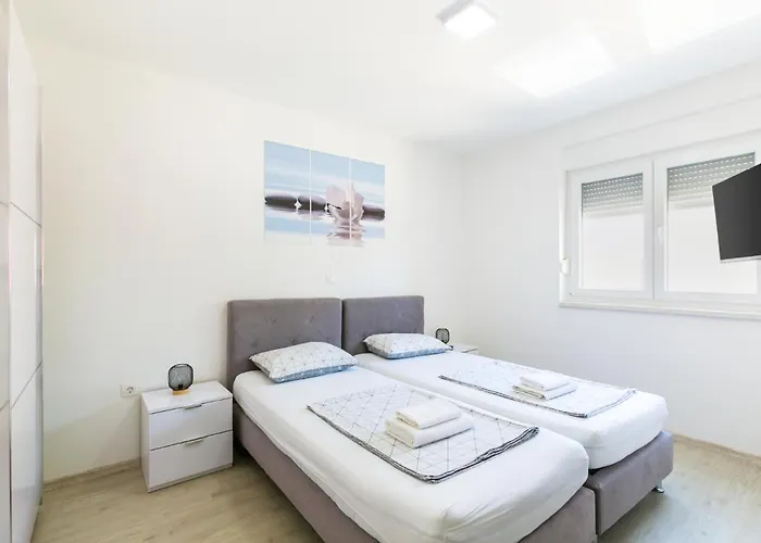 Dragan K4 - A1 First Floor - Mpolo Medulin